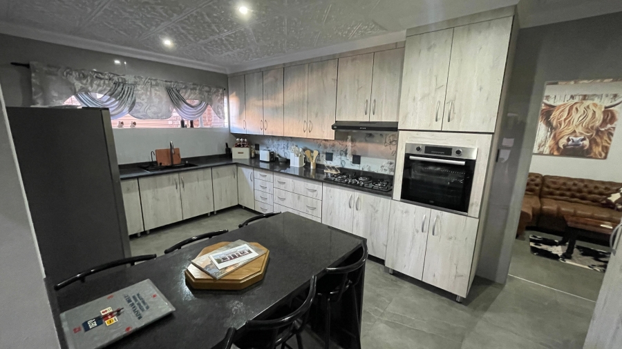 9 Bedroom Property for Sale in Potchefstroom North West
